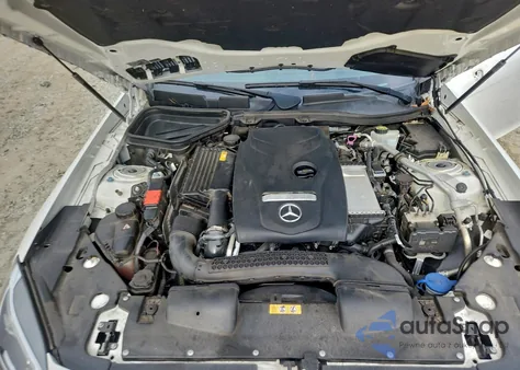 2018 Mercedes-Benz Slc 300 z USA, uszkodzony, nr VIN WDDPK3JA4JF149095